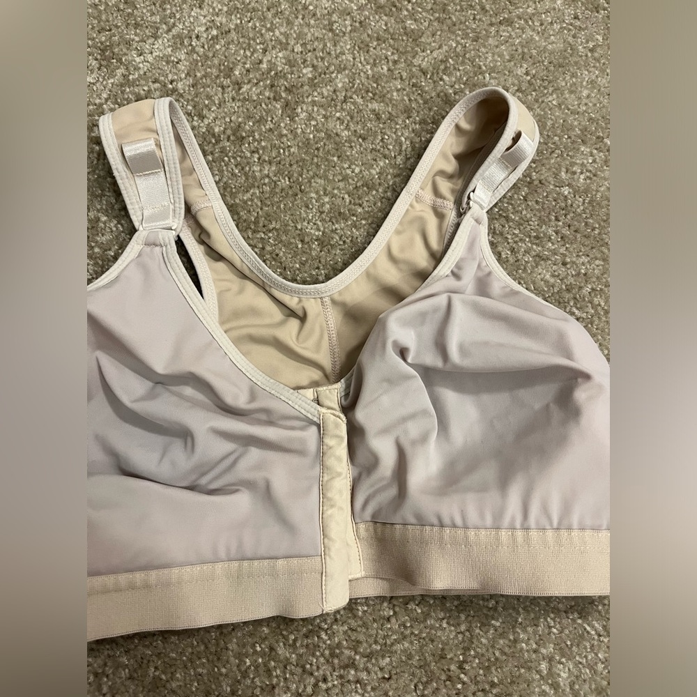 Set of 2 bra.
